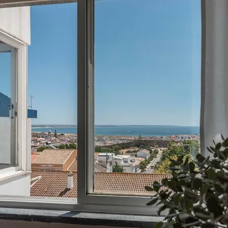 3 Bedroom W/ Amazing View Apartment