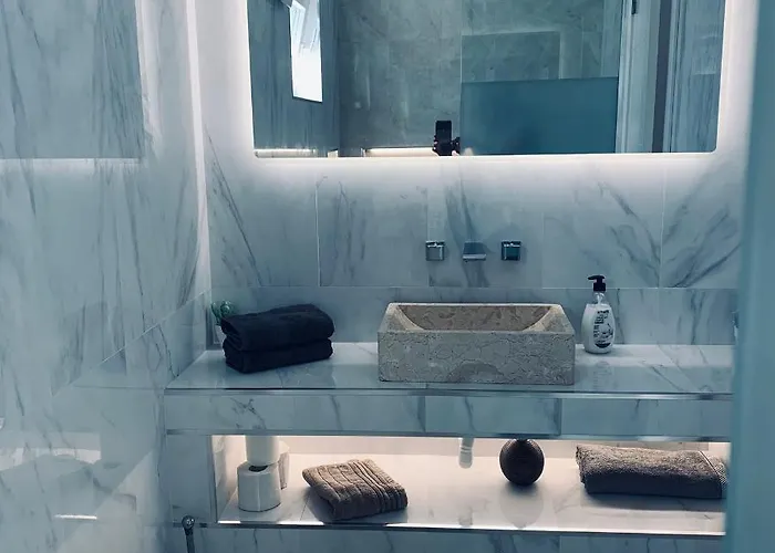 3 Bedroom W/ Amazing View *